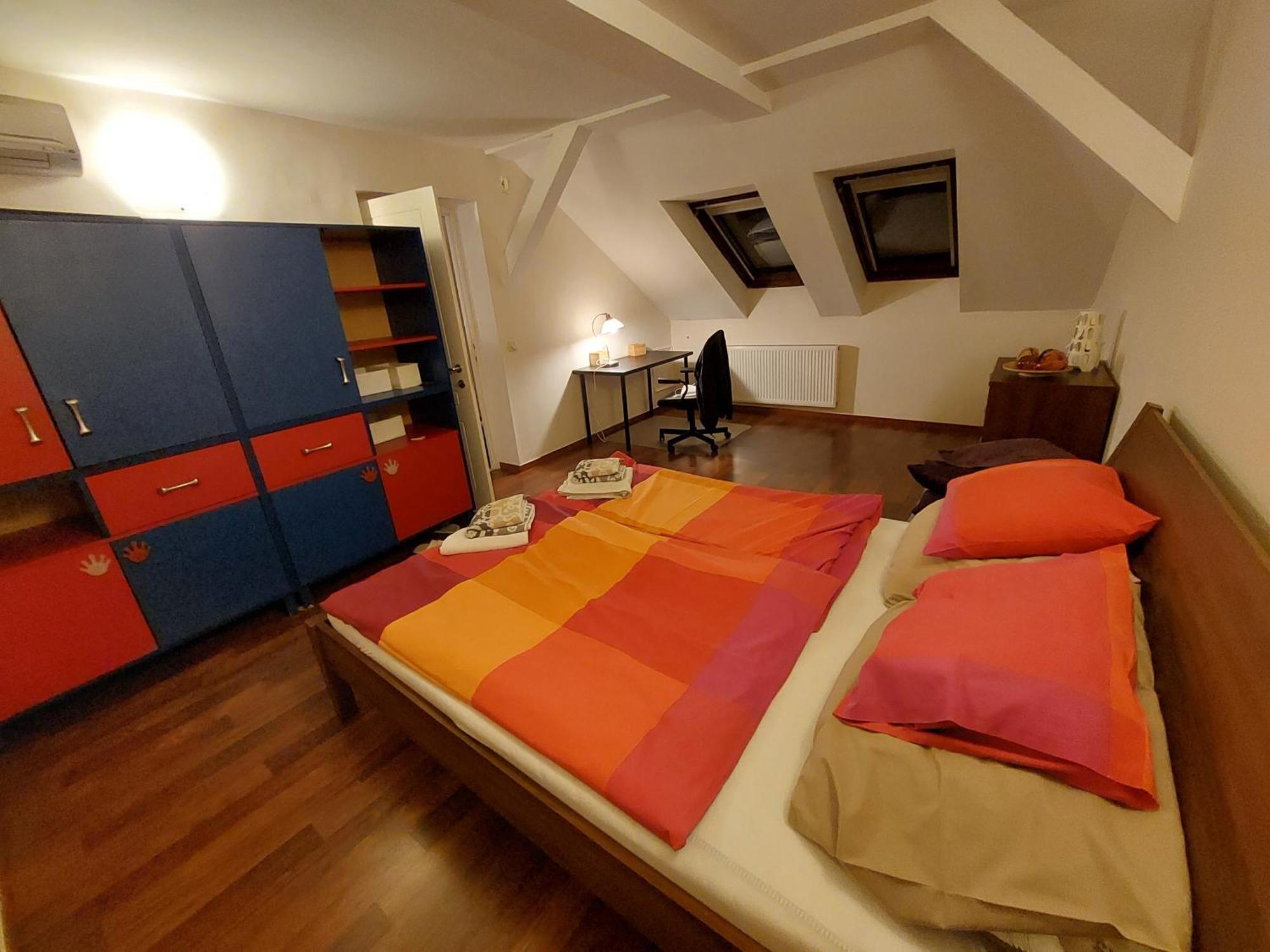Queen Zita Apt 130 M2 Near Chain Bridge — Photos 2