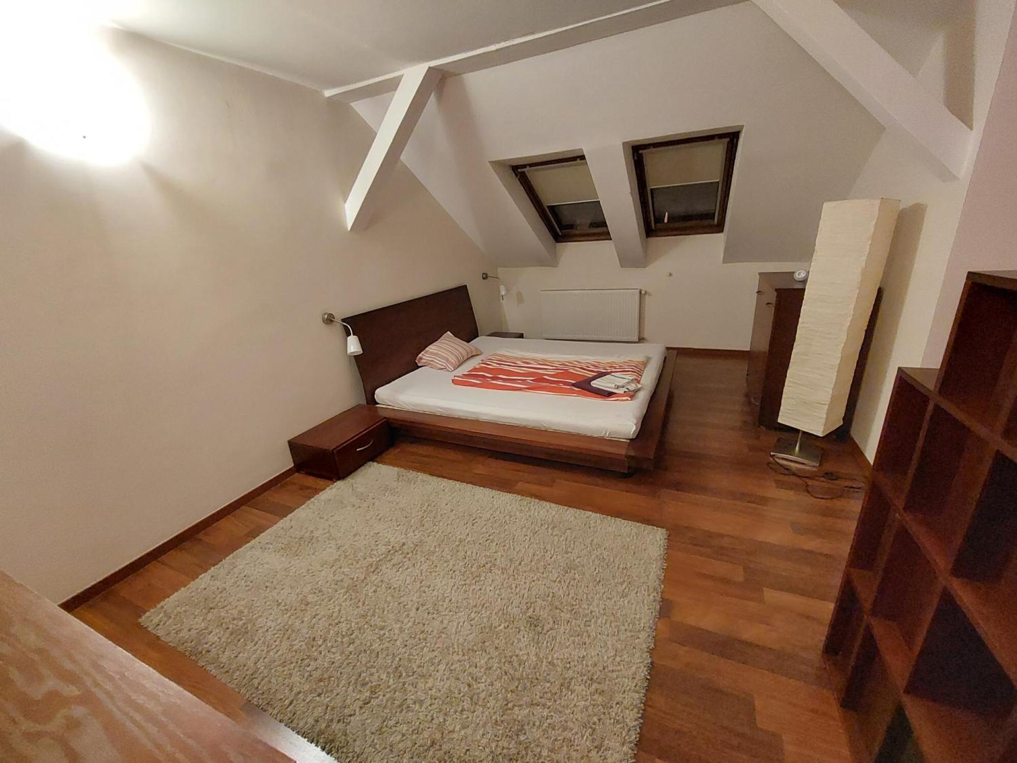 Queen Zita Apt 130 M2 Near Chain Bridge — Photos 1